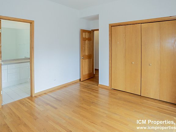 5th image of 2741 N Southport Ave #2S