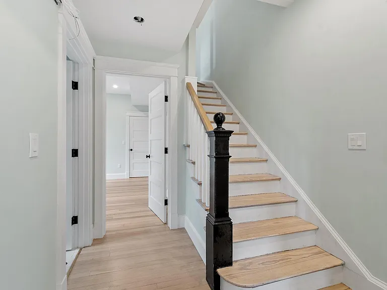 61 Warren St #2 — Photo 7