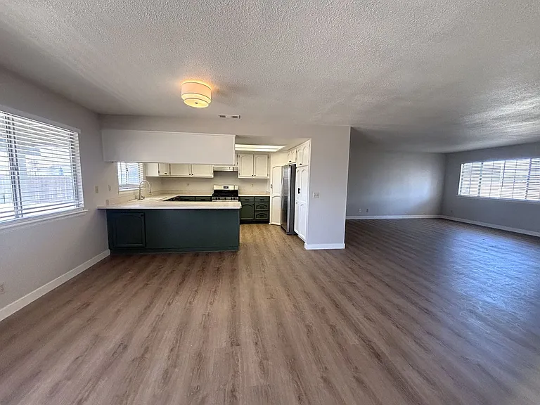 20312 Dean Ct — Photo 8