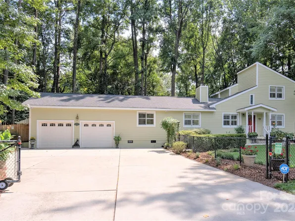 300 Gray Dr, Charlotte, NC 28213