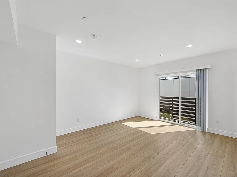14422 Tiara St — Photo 19