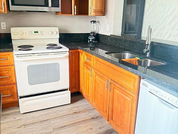 4th image of 6451 N University Drive Apt 212