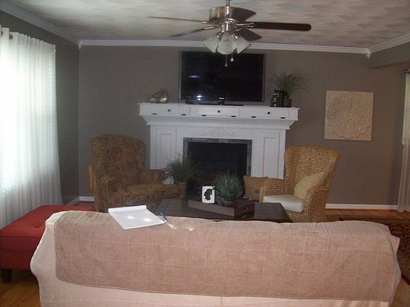 2nd image of 1114 Prater Ln