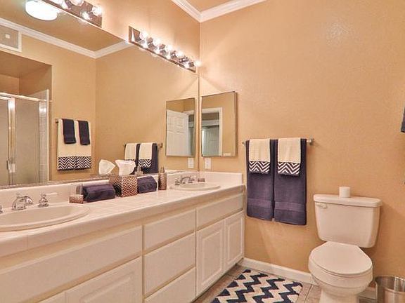 3rd image of 812 Swallowtail Ct