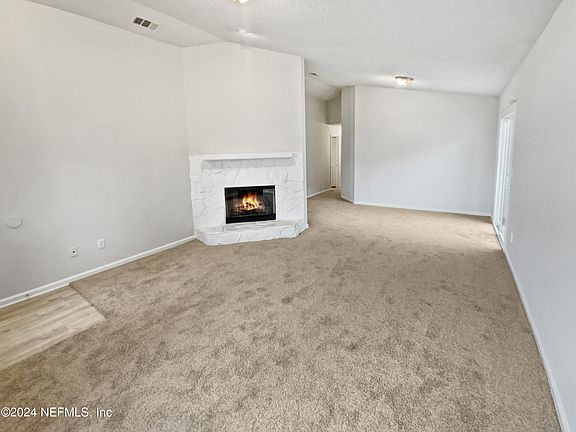 3rd image of 2596 MALIBU Circle