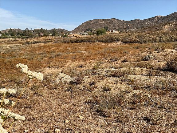 5th image of 23777 Wildomar Trl #1