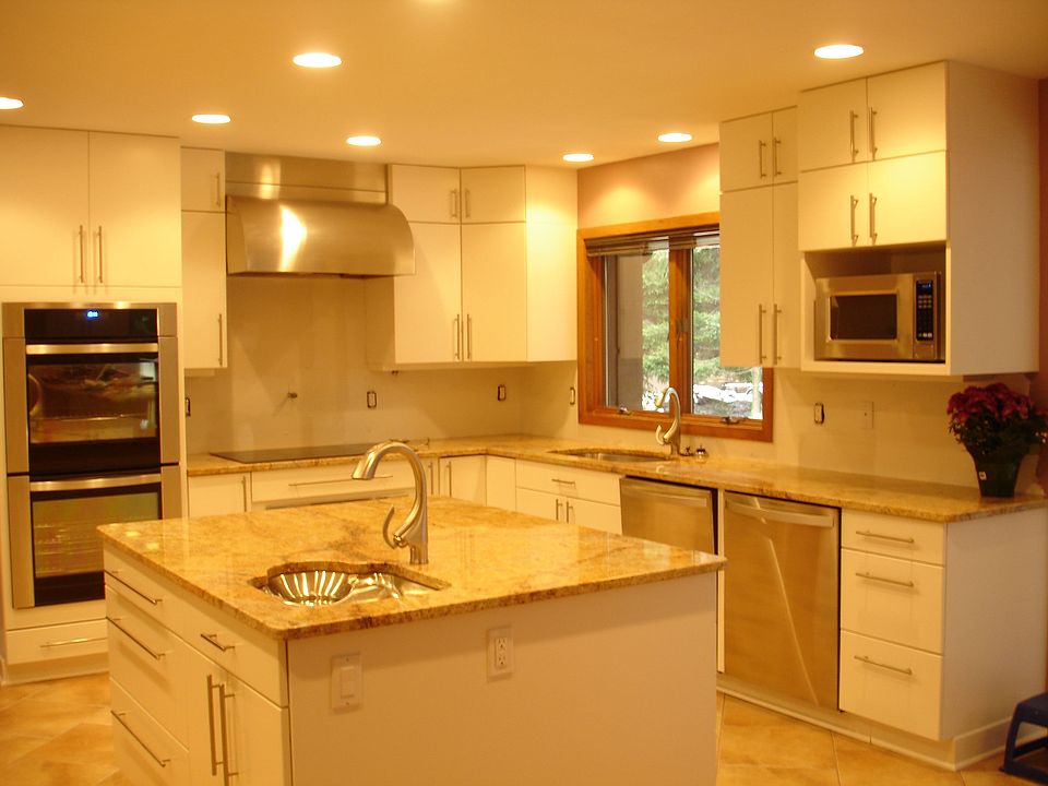 2 sinks, double oven, induction cooktop, warming drawer
