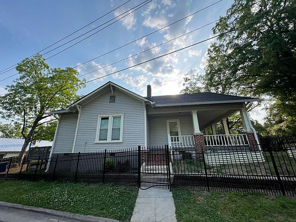 4th image of 1301 W Chapel Hill St
