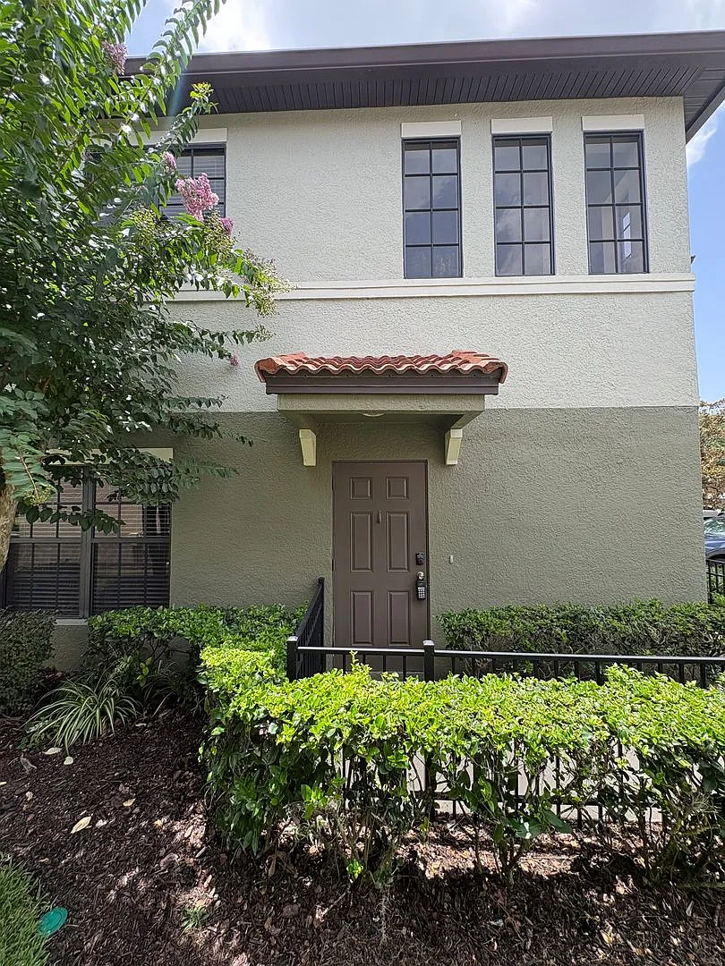 Beautiful Corner-Unit Townhome in Gated Tivoli Gardens | 3 Bedrooms, Loft & Conservation Views! — Photo 4