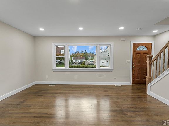 3rd image of 221 S 18th Ave