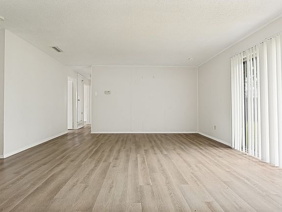 5th image of 714 Shorecrest Dr