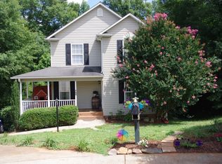 569 Plantation Creek Dr, Boiling Springs, SC 29316
