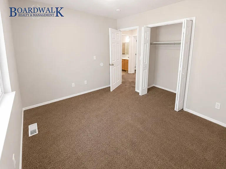 7638 S Redwood Rd #14 — Photo 14