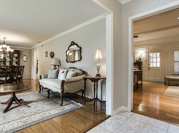 3rd image of 7627 Meadowhaven Dr