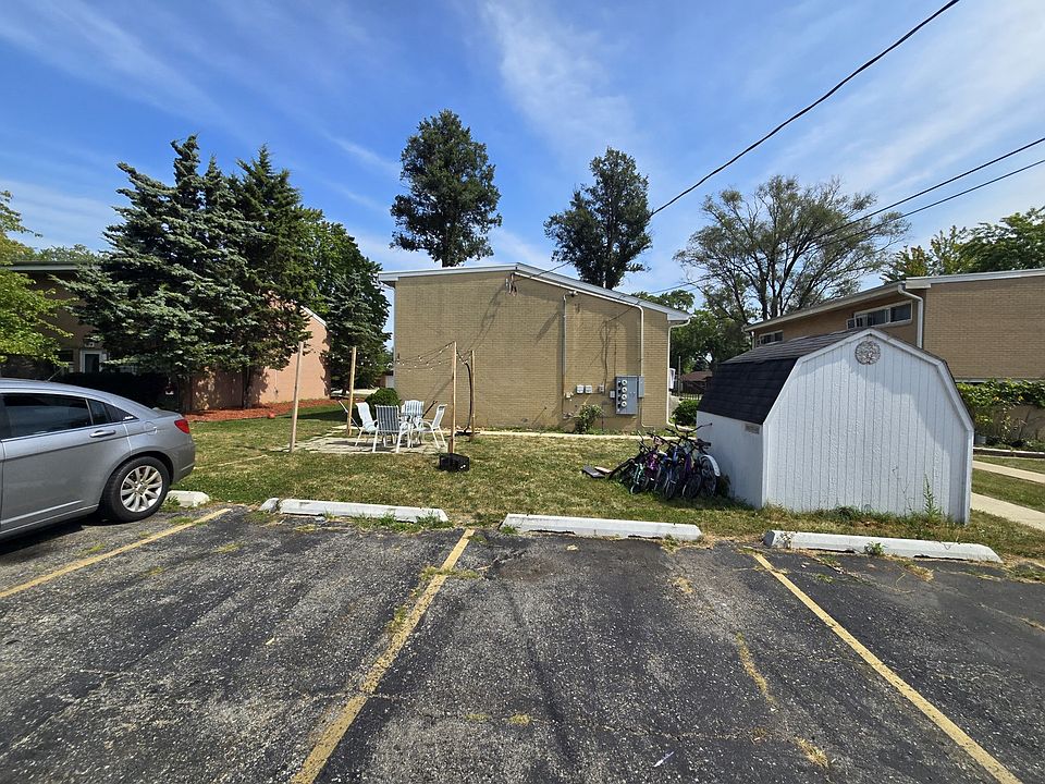 2nd image of 409 W Stone