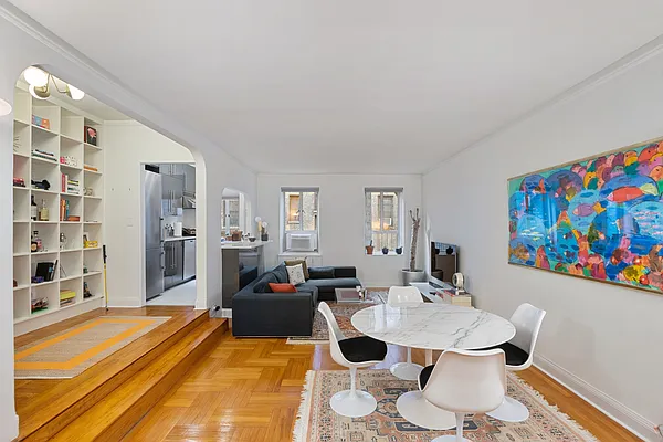 Rented by Compass | media 21