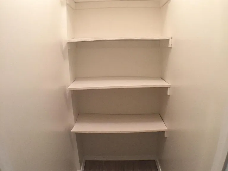 Deluxe Walk In Closet
