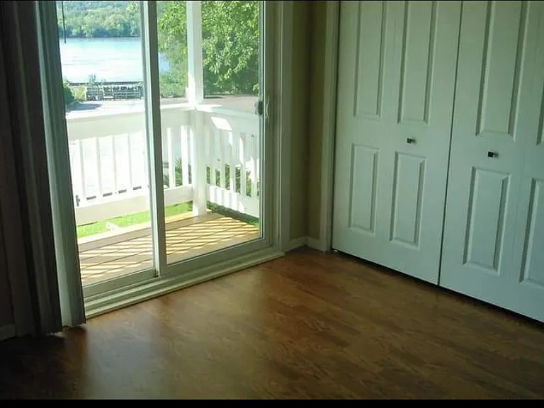 Upstairs bedroom 1