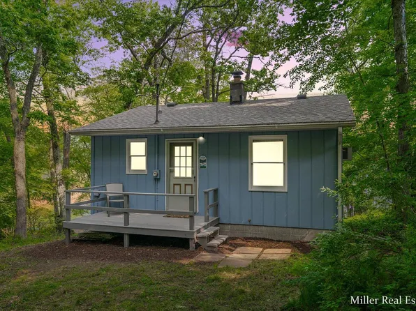 8390 Keller Rd, Delton, MI 49046