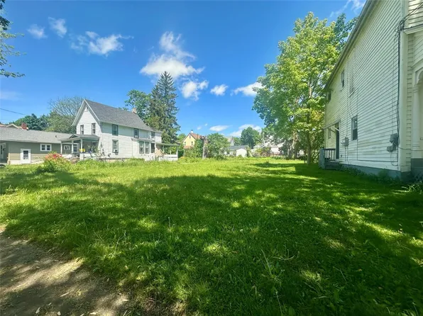 12 Gaylord St, Binghamton, NY 13904