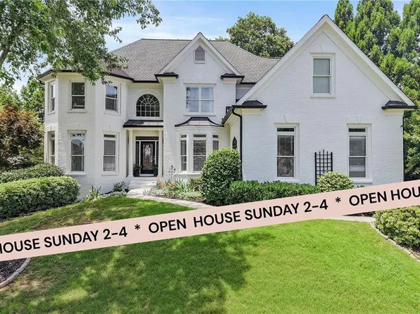 2461 Floral Valley Dr, Dacula, GA 30019