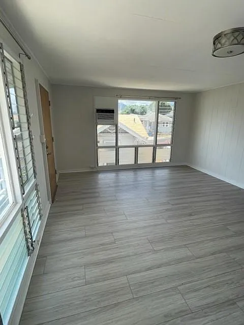 3317A Herbert St — Photo 3