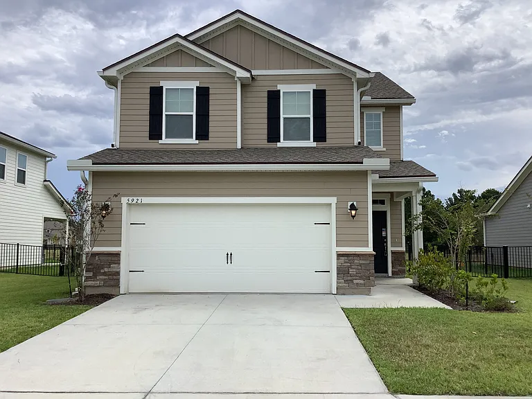 5921 Hampton Creek Rd — Photo 1