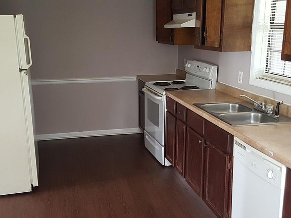 3rd image of 830 Bedford Bay Trl