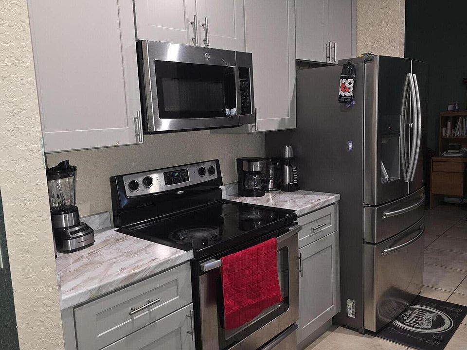 1st image of 557 SW Baoy Avenue