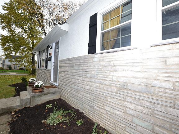 5th image of 1915 Greenway Ave N