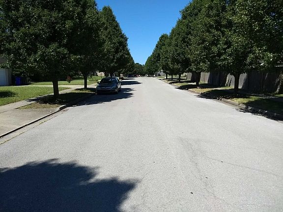 5th image of 512 Meadowcrest Park