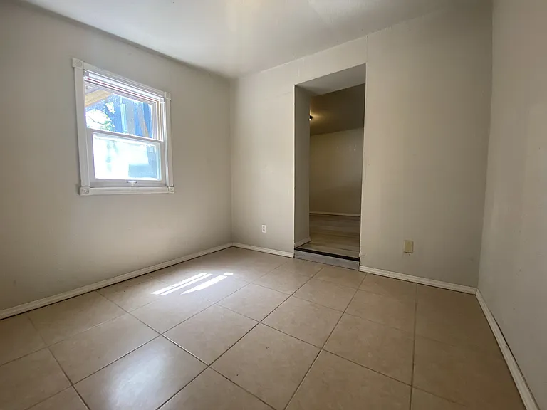474 Elm Ave #4 — Photo 1