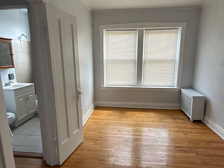 SPACIOUS 2 BEDROOM APARTMENTS AVAILABLE — Photo 95