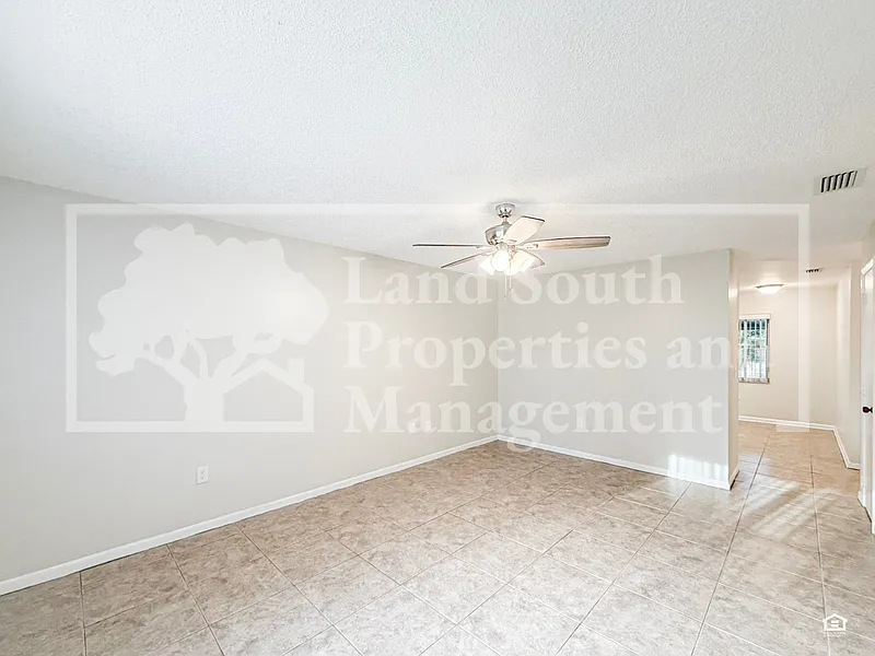 2 bed, 1.0 bath, 905 sqft, $1,325 — Photo 3