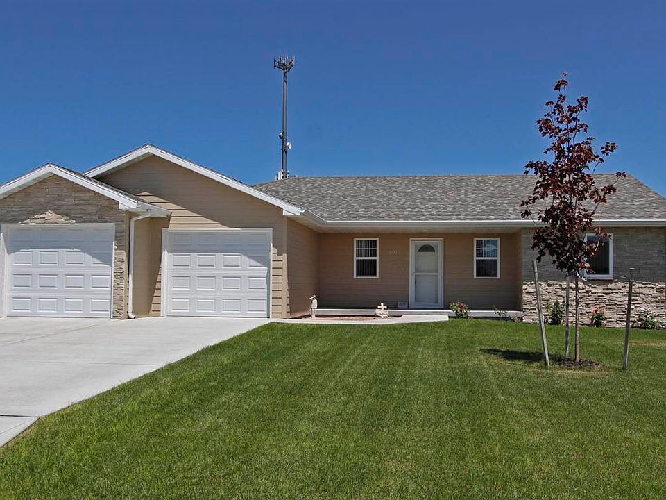 1st image of 4007 W Park Dr