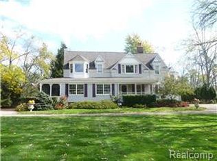 27359 W River Rd, Grosse Ile, MI 48138