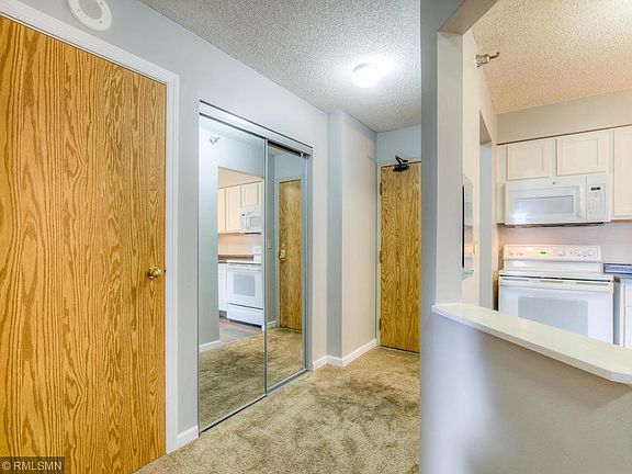 2nd image of 78 10th St E Unit 708