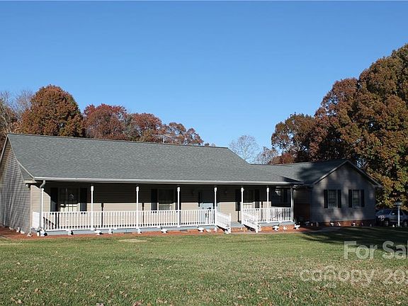 2nd image of 157 Oak Haven Dr
