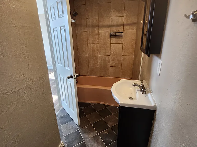 36 Pine St #3F — Photo 8