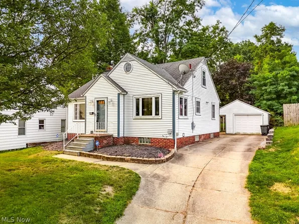 2694 Shelburn Ave, Akron, OH 44312