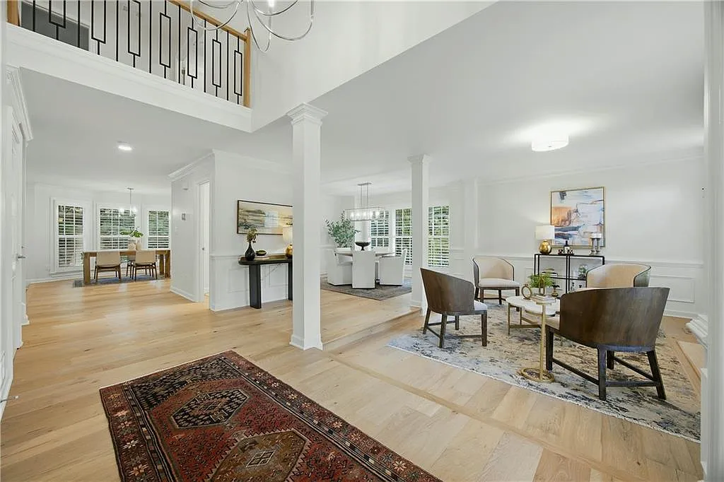 5 bed, 4.5 bath, 4965 sqft, $5,400 — Photo 3