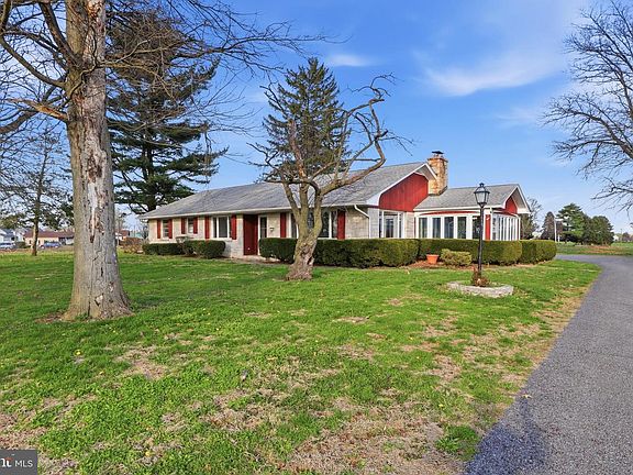3rd image of 1437 Lititz Rd