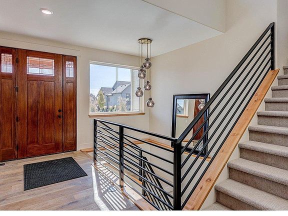 3rd image of 1298 Burt Ave