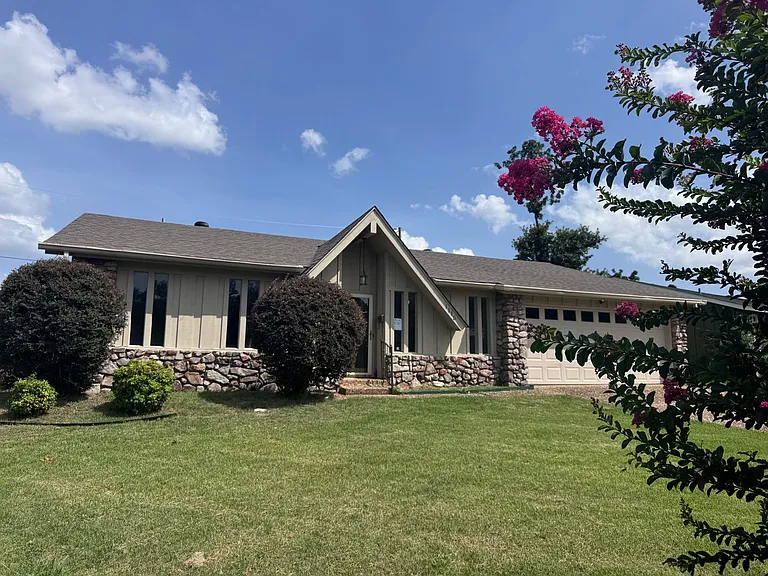 1115 Briar Creek Rd — Photo 96
