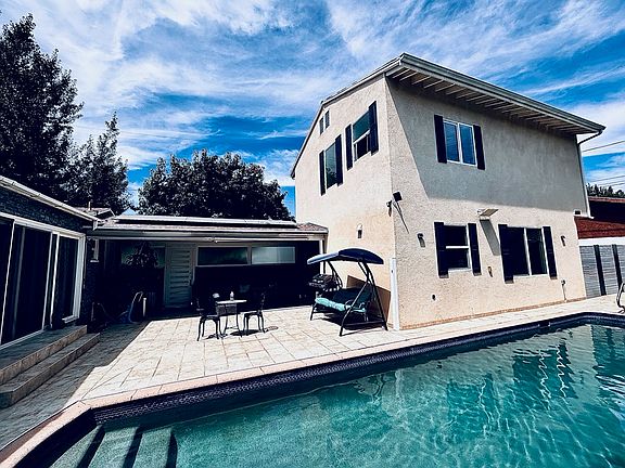 2nd image of 13859 Valerio St