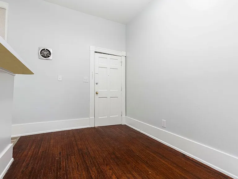 1406 S. 1st Street — Photo 16