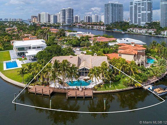3rd image of 648 N Island Dr #0