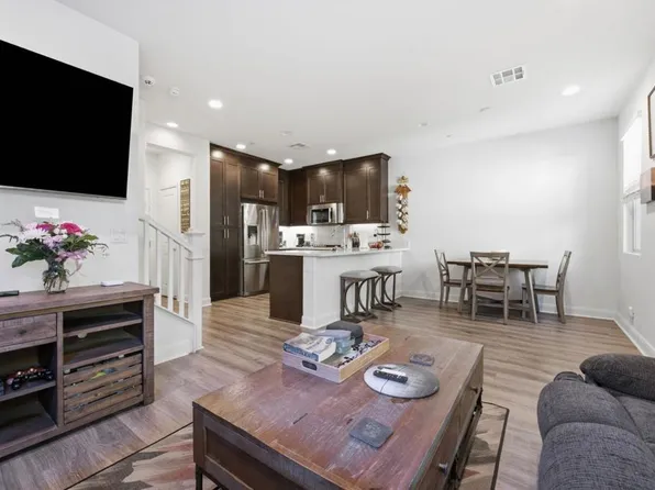 2117 Solara Ln, Vista, CA 92081