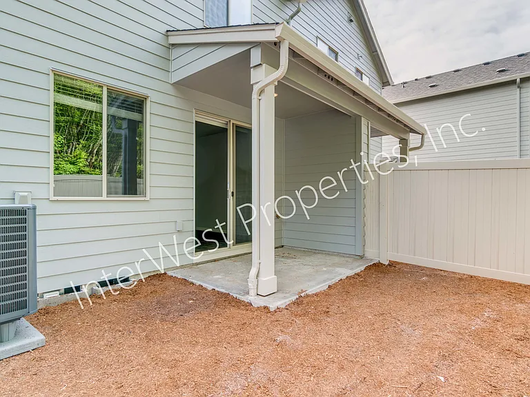 10405 NE 61st Cir — Photo 25