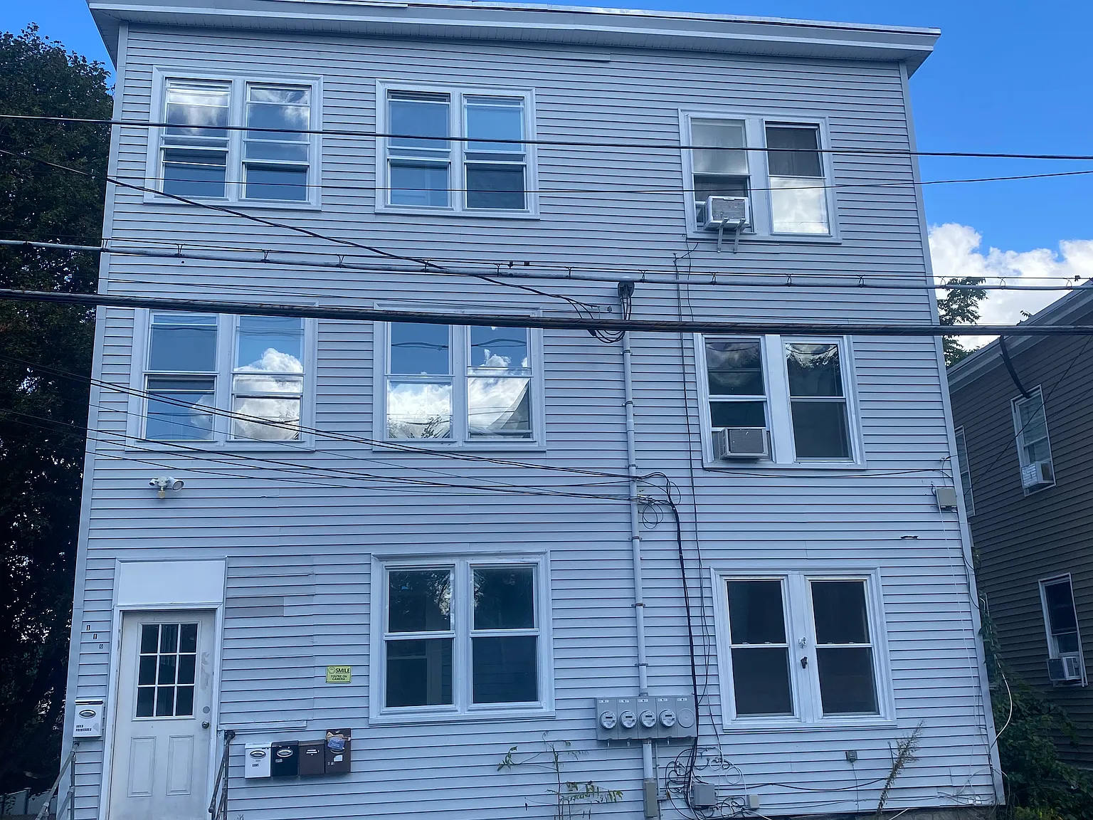3 bed, 1097 sqft, $1,850 — Photo 1